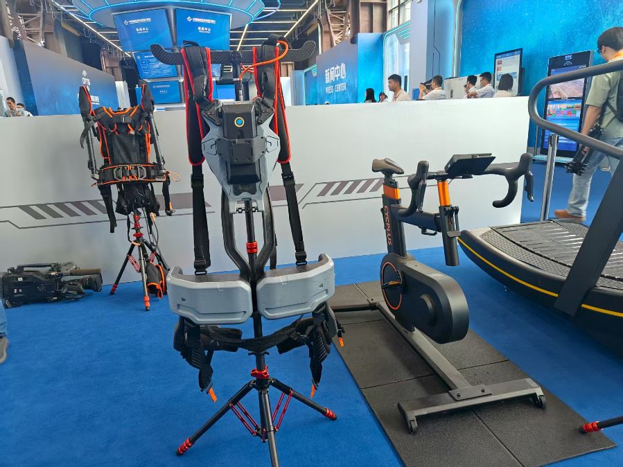 21现场｜从钢铁侠到流浪地球，外骨骼机器人距现实还有多远？