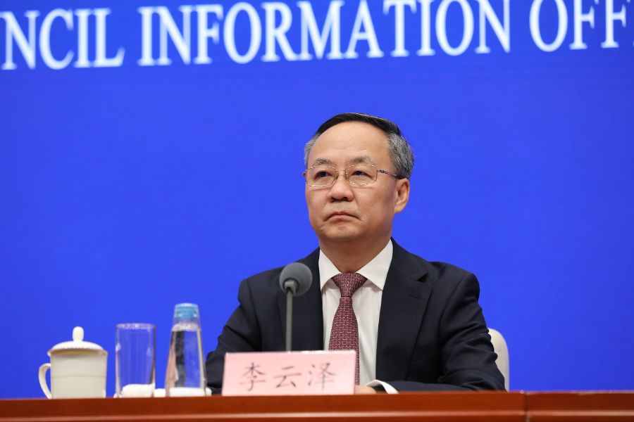 发展、风控、监管多线并进，李云泽谈银行保险业“十四五”发展