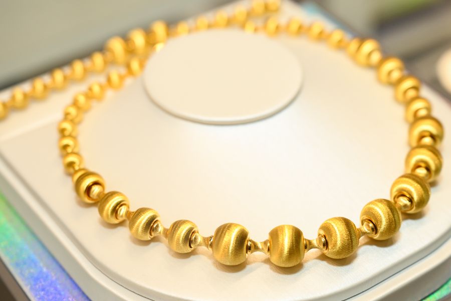 硬足金成高金价消费新宠 “硬、轻、亮”获海外市场青睐