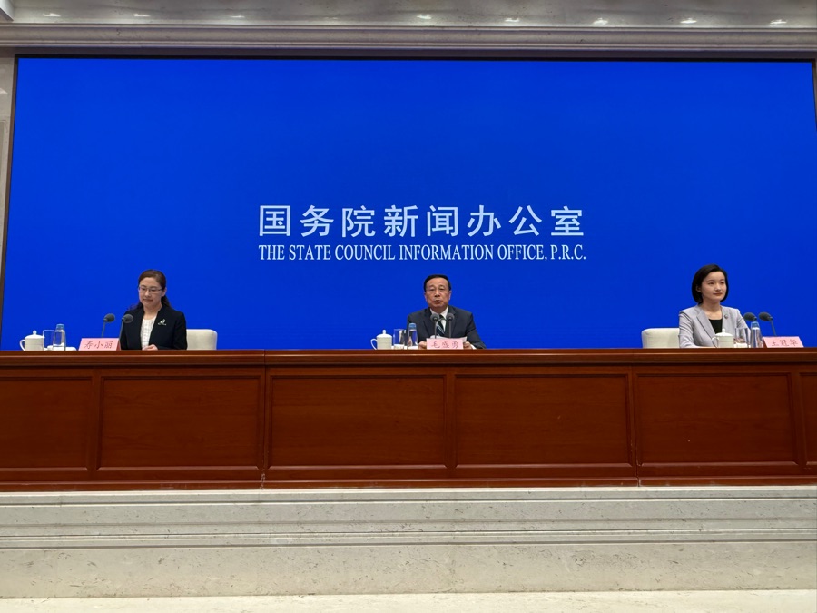 上半年我国芯片日均产量超15亿块，高端芯片需求迎来大爆发