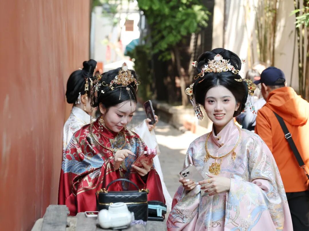 换装旅拍，为何这么受欢迎？