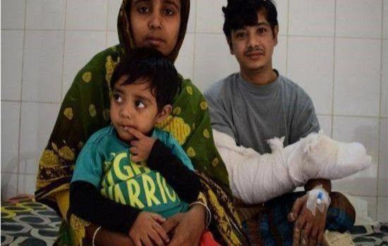 印度一男子得怪病,长满树枝,妻子生完两个孩子后,弃他而去!_图3 印度一男子得怪病,长满树枝,妻子生完两个孩子后,弃他而去!_图3